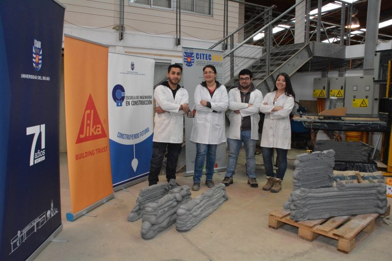 Alumnos de ingeniería en construcción y arquitectura UBB ejecutan primer muro impreso en 3D del país
