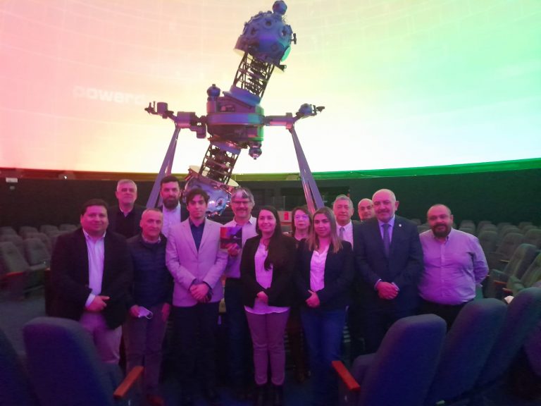 Proyecto Planetario UBB: Delegación regional conoció experiencia de planetario de la Usach