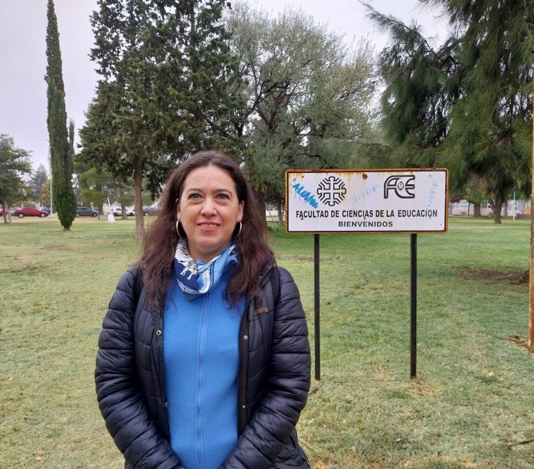 Investigadora UBB presenta ponencia en congreso realizado en Argentina en el marco de su proyecto Fondecyt de Iniciación