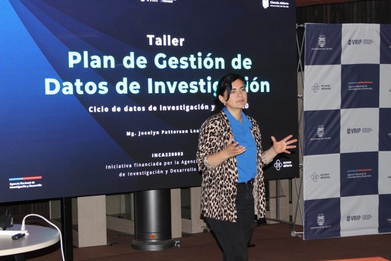 Taller presencial de Ciencia Abierta UBB enseñó cómo completar un Plan de Gestión de Datos en Investigación