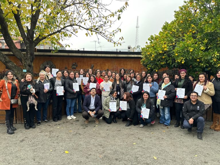 Ceremonia de certificación destaca a mujeres emprendedoras de la Región de Ñuble