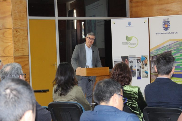 Proyecto PATI-UBB desarrolló seminario internacional sobre datos, Industria 4.0 e Inteligencia Artificial en PYMES