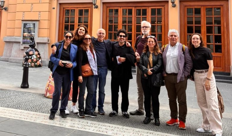 Académica UBB participa en residencias de investigación artística y teatral en Valparaíso y Lima