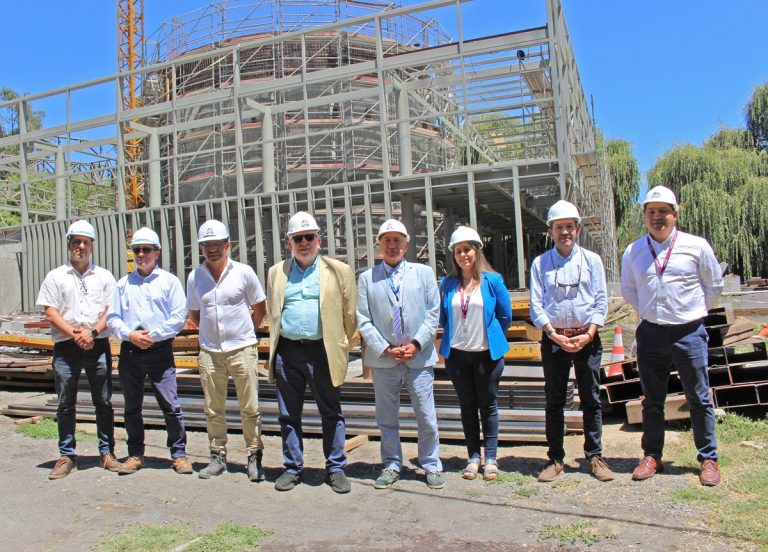 Ejecutivos del Gobierno Regional del Maule visitan Planetario UBB para conocer experiencia y proyectar iniciativa similar