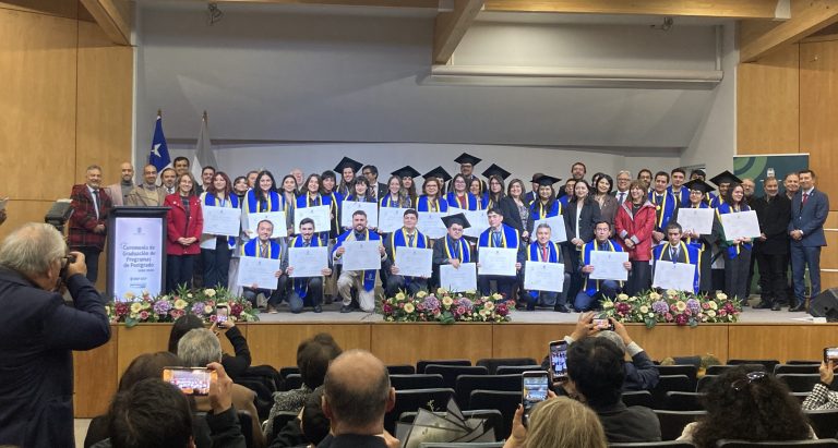Universidad del Bío-Bío gradúa a 49 nuevos doctores y magísteres en ceremonia realizada en Concepción